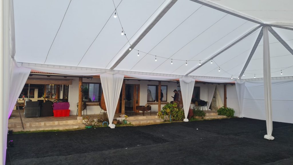 carpa con aplicaciones panoramicas